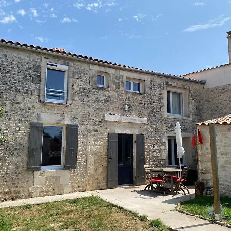 3 étoiles Entre Terre Et Jolie Maison Hébergement de vacances Saint-Just-Luzac