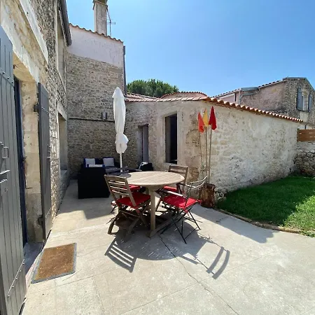 3 Etoiles Entre Terre Et Jolie Maison בית נופש